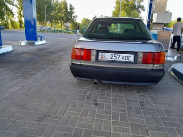 Audi: Audi 80: 1991 г., 1.8 л, Механика, Бензин, Седан