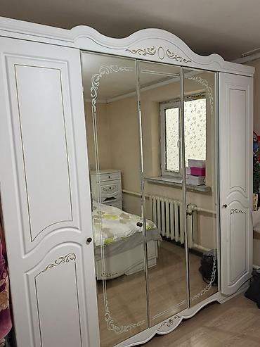 standing mirror: Спальный гарнитур, Б/у, Двуспальная кровать, Белоруссия, Дерево, Самовывоз, цвет - Белый — 1