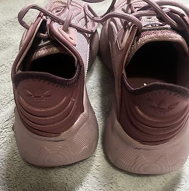 tn plavo bele: Adidas patike 36
Nošene samo jednom — 3