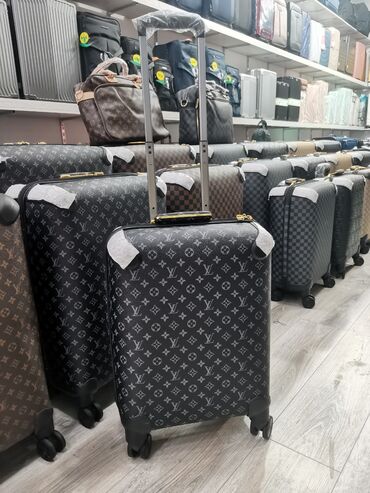 Çamadanlar: Louis vuitton brend çamadanların online satışı metrolara çatdırılma