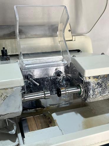 latun satışı: Optik mağaza üçün şüşə yonma aparatı satılır. Cihaz tam işlək — 2