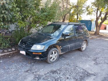 Mitsubishi: Mitsubishi Space Runner: 2000 г., 2.4 л, Механика, Бензин, Минивэн