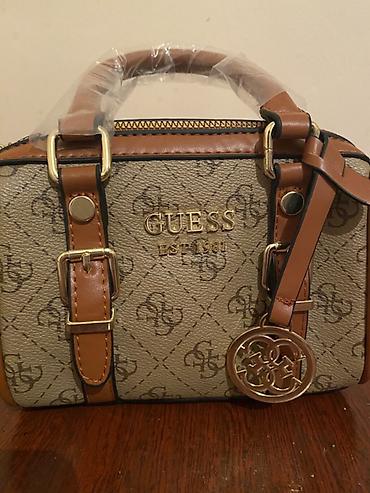 Guess çiyin/çapraz çanta - Model: GUESS (monoqram SG loqolu), ön