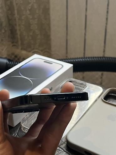 Apple iPhone: IPhone 14 Pro, Б/у, 128 ГБ, Black Titanium, Чехол, Коробка, 66 % — 6