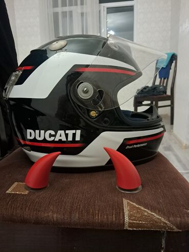 Motonəqliyyatın icarəsi: 1)Ducati kask az işlənib yenidən seçilmir M-L razmerdi İçi yəni