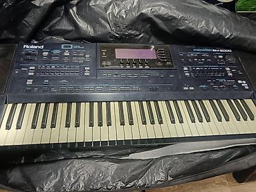 Roland em 2000 milli ritmləri səsləri hazırdı