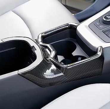 prius salon: 2019-2025-ci il TOYOTA RAV4 XA50 modelleri üçün mərkəzi su stəkanı — 1