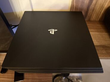 planşetlər və qiymətləri: PS4 PRO 1TB YADDAŞ.4K GÖRÜNTÜ. İdeal vəziyyətdə. Heçbir problemi