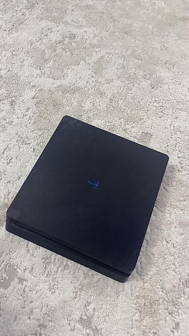 ps4 slim disk: Sony PlayStation 4 Slim oyun konsolu Xüsusiyyətlər: - Model: PS4 Slim — 7