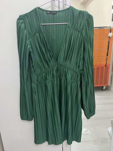 вечернее платье зеленое: Вечернее платье, Коктейльное, Средняя модель, Шелк, С рукавами, S (EU 36)