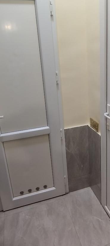 neftcilər: Bakı, Bakıxanov qəs., 3 otaqlı, Köhnə tikili, m. Neftçilər, 67 kv. m — 2