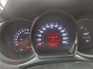 Kia: Продается легковой автомобиль (пять мест), хэтчбек/седан класса C с — 3