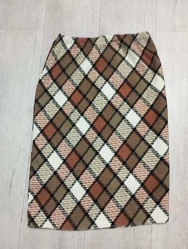 Повседневные платья: Комплект женской одежды 1) Продаю. Зелёное новое и чёрное с бордо по — 5