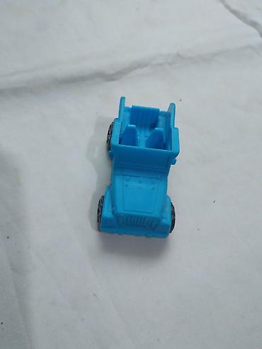 Autići: Autici plasticni,cena za kom — 11