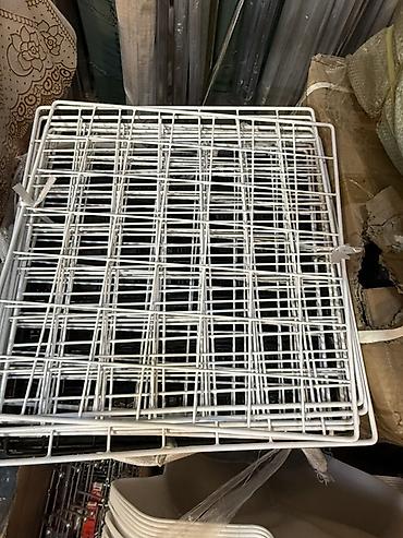 divar rəf: Mağaza və ticarət obyektləri üçün metal tor stend paneli / gridwall — 6