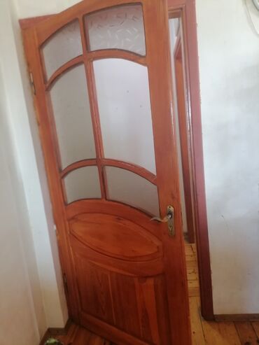 Furnitura və aksessuarlar: Tecili satılır.Ev qapısı.3ededdir. 3-ü 120 manat