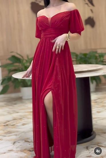 Платья: Qırmızı ziyafət geyimi - Model: off-shoulder (çiyindən açıq), qısa — 1