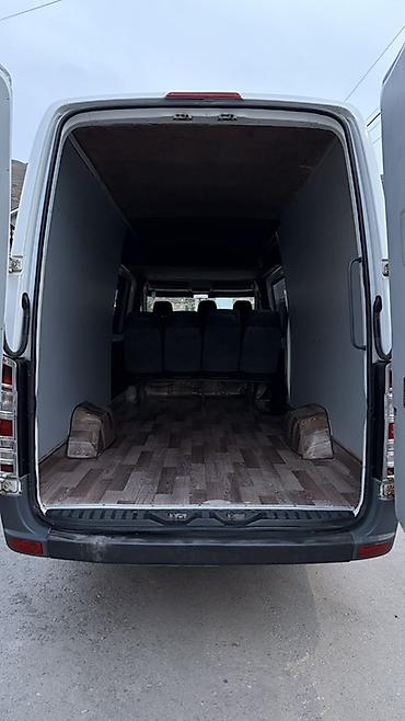 385 55: Mercedes-Benz Sprinter, цельнометаллический высокий фургон в длинной — 7
