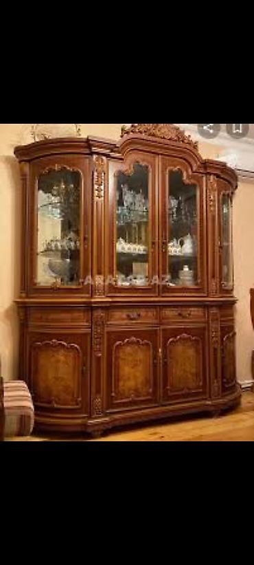 Bufetlər: Klassik dizaynda böyük vitrin-büfe dolabı - Material: təbii ağac — 1