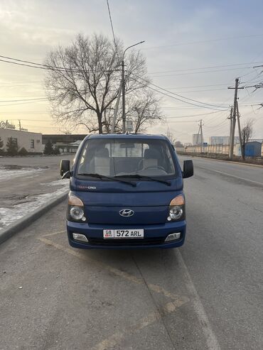 продаю бус: Hyundai Porter: 2016 г., 2.5 л, Автомат, Дизель, Бус