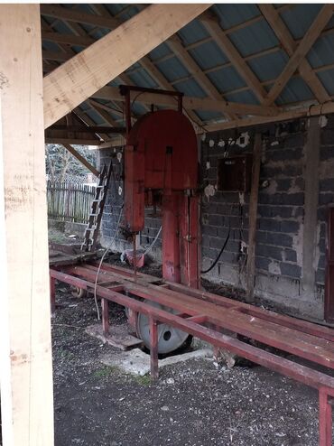 aku busilice cena: Na prodaju bansek. Liveni točkovi 80cm prečnika. Dužina šine 12m