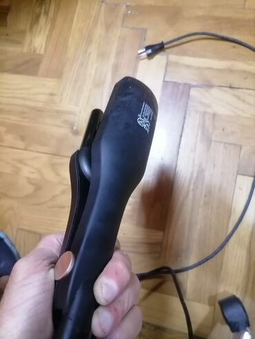 Figaro za kosu: Figaro PARIS HILTON 75 W za pravljenje lokni na vašoj kosi Profi je na lalafo.rs — 13 Figaro za kosu: Figaro PARIS HILTON 75 W za pravljenje lokni na vašoj kosi Profi je — 13