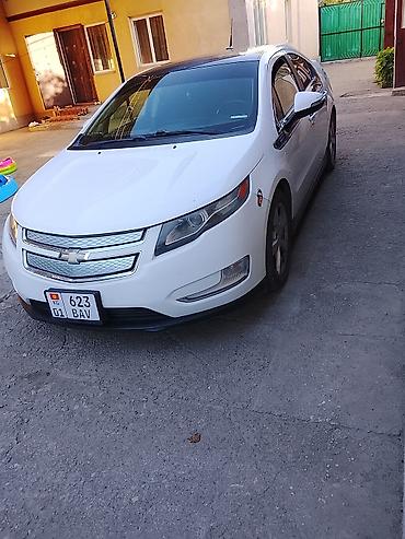 byd e2 2024: Chevrolet Volt: 2012 г., Вариатор, Гибрид, Хэтчбэк — 3