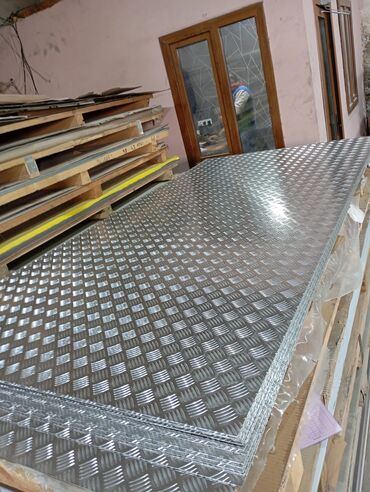 Digər metal məhsullar: Məhsul: Alüminium naxışlı (romb/şahmat) təbəqə – “checker plate” — 3