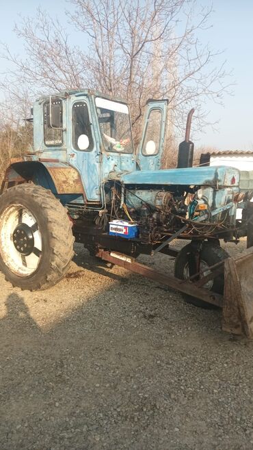 Traktorlar: Işlək vəziyyətdədir mator karobka ideal təkərlər normaldı akamyatr — 2