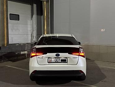 byd e6: Toyota Prius: 2020 г., 1.8 л, Вариатор, Гибрид, Седан — 5