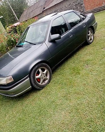 w211 radiator: Opel Vectra A sedan - Kuzov: 4 qapılı sedan, tünd boz rəng - Mühərrik — 3