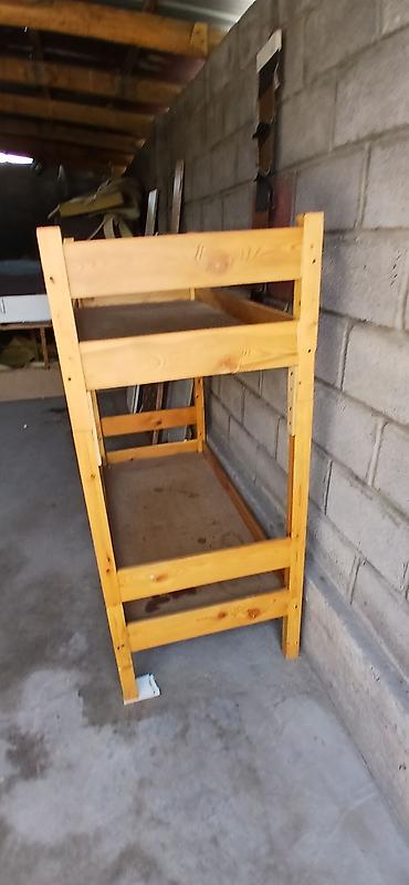 bunk bed: Двухъярусная кровать из массива дерева.Детиский б/У хорошый состояние — 5