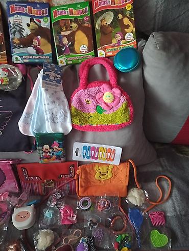 Ostali aksesoari za decu: Set za devojčice ( torbice, šnalice, novčanici, neseser Frozen — 4