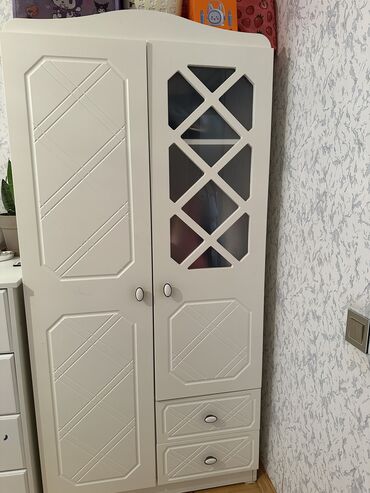 Uşaq və gənc otağı üçün dəstlər: Oğlan və qız üçün, İşlənmiş, Təknəfərlik çarpayı, Dolab