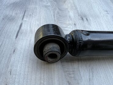 Амортизаторы, пневмобаллоны: Задний амортизатор Hyundai 2020 г., Б/у, Оригинал, США — 10