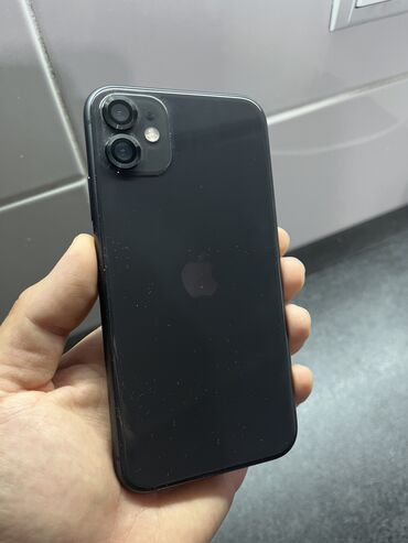 Apple iPhone: IPhone 11, Б/у, 128 ГБ, Черный, Зарядное устройство, Защитное стекло, Чехол, 84 %