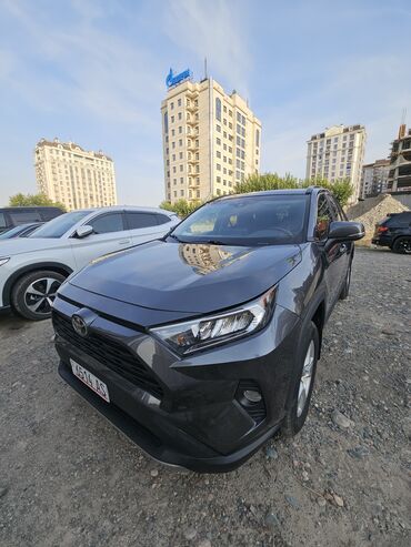 Toyota: Toyota RAV4: 2019 г., 2.5 л, Автомат, Бензин, Кроссовер