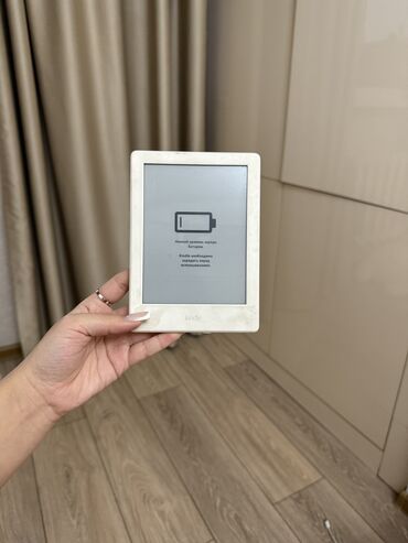 телефон а23: Kindle amazon, в комплекте коробка и зарядка, без подсветки