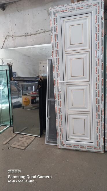 Plastik qapılar: Plastik Şəbəkəli Pəncərələr Plastik və Alüminium Qapı Pəncərə — 10