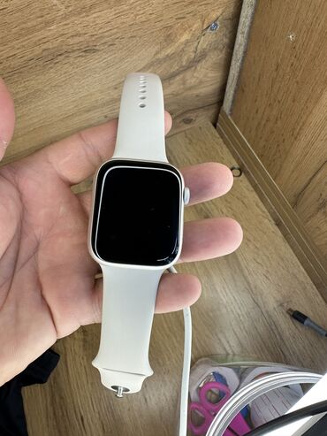 apple watch series 4: Apple Watch 8 
45mm
Без коробки
Зарялка есть
100%
Состояние👍🏻