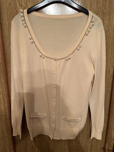 Köynək və bluzalar: Koftalar və Şalvarlar 36-38 (S/M)razmer, hər biri 5 manat Ünvan: 8-ci — 7