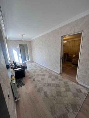 Həyət evləri və villaların satışı: Bakıxanov qəs. 4 otaqlı, 100 kv. m, Orta təmir — 10