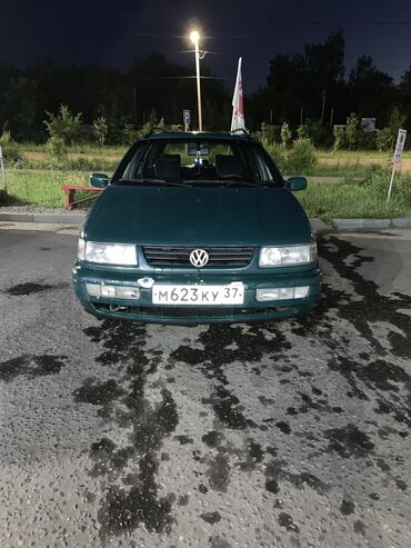 нексяа 2: Volkswagen Passat: 1994 г., 2 л, Автомат, Бензин, Универсал