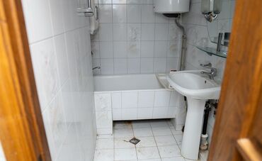 Uzunmüddətli kirayə mənzillər: Azadlıq prospektində, qoşazapravkaya yaxın Qrand marketin yanında 9 — 8