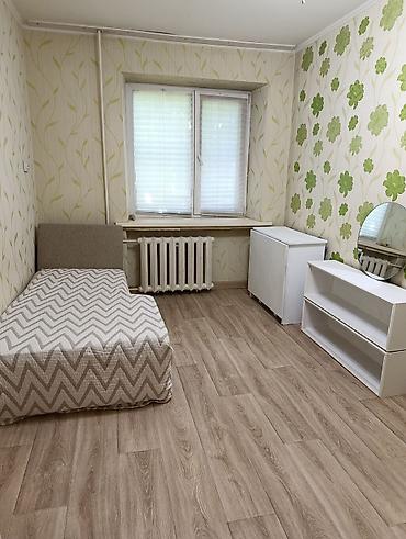 В трёхкомнатной квартире сдаётся уютная комната с базовой
