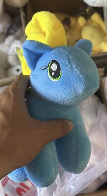 Игрушки: 🧸 **Продаются новые мягкие игрушки ОПТОМ!** 💰 Цена — **150 сом за 1 — 10