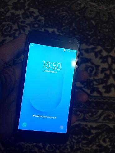 i̇phone 12 128: Samsung Galaxy J2 Core, 8 GB, rəng - Qara, İki sim kartlı — 2