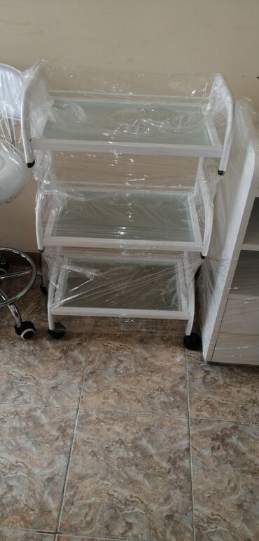 Rəflər, etajerkalar: Etejerka Şüşəli üç mərtəbə Daşıyıcı Katalka Tibbi təkərli daşıyıcı — 9