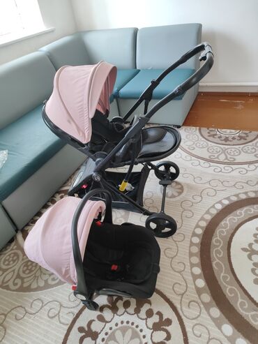 прогулочные коляски с рождения: Коляска, цвет - Розовый, Б/у