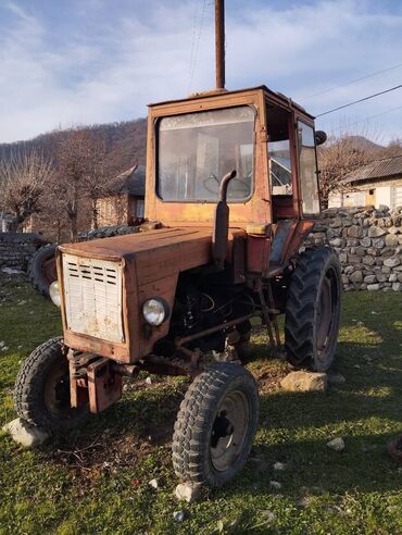 işlənmiş traktorların satışı: Traktor T25, motor 2 l, İşlənmiş